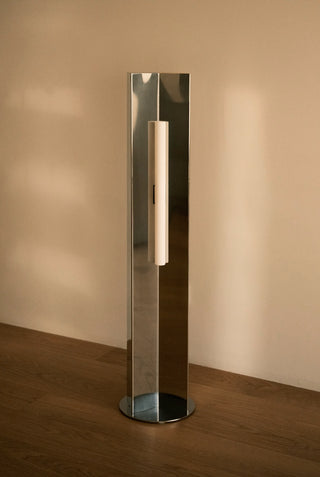 The Arrow floor lamp in stainless steel by Violaine D'harcourt 